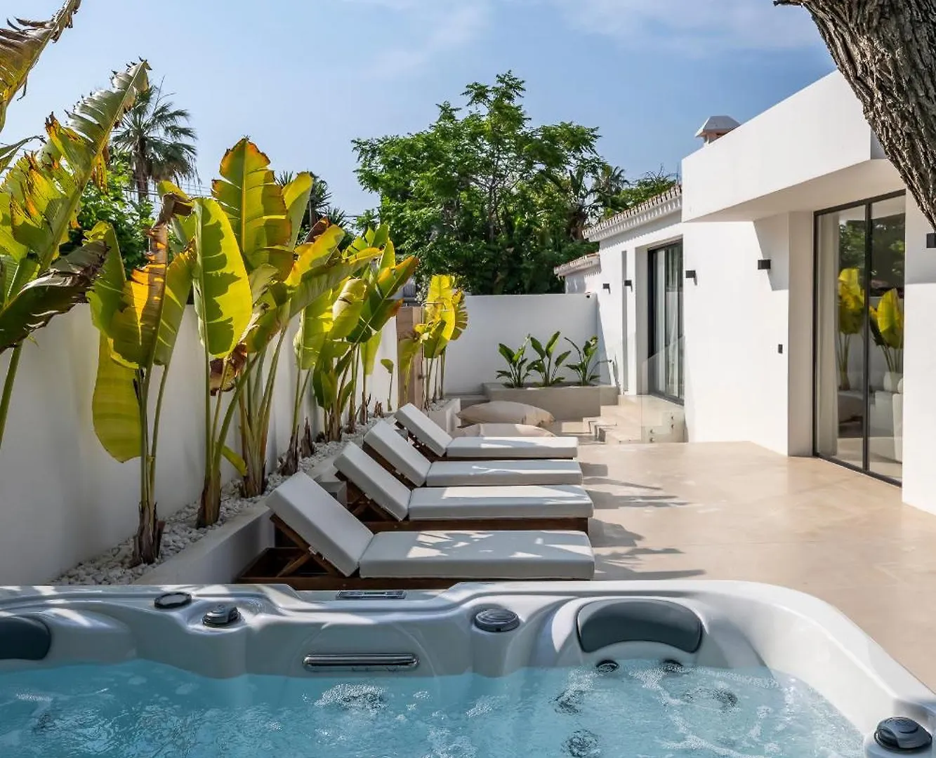 Villa Peman Luxurious Beachside Villa Marbella