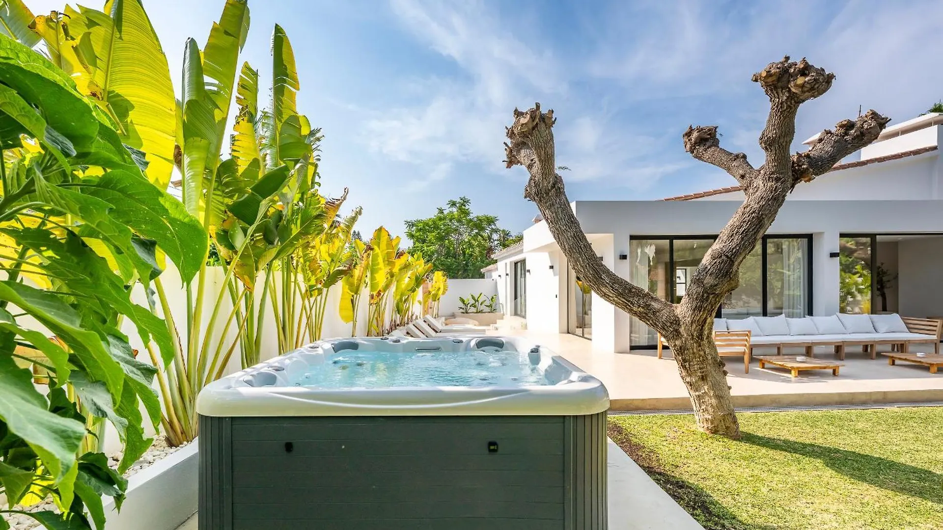 Villa Peman Luxurious Beachside Villa Marbella